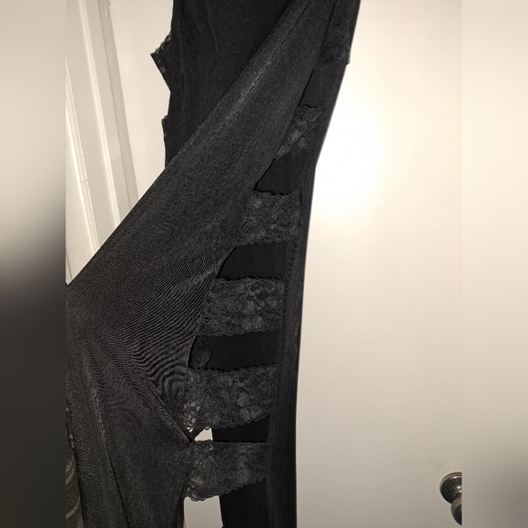 Satin nighty. Solid Front and back, elastic lace cut out down both sides. 1 size - Picture 5 of 5